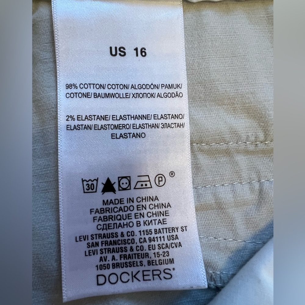 Dockers- Women's Khaki Shorts-16 - Picture 3 of 8
